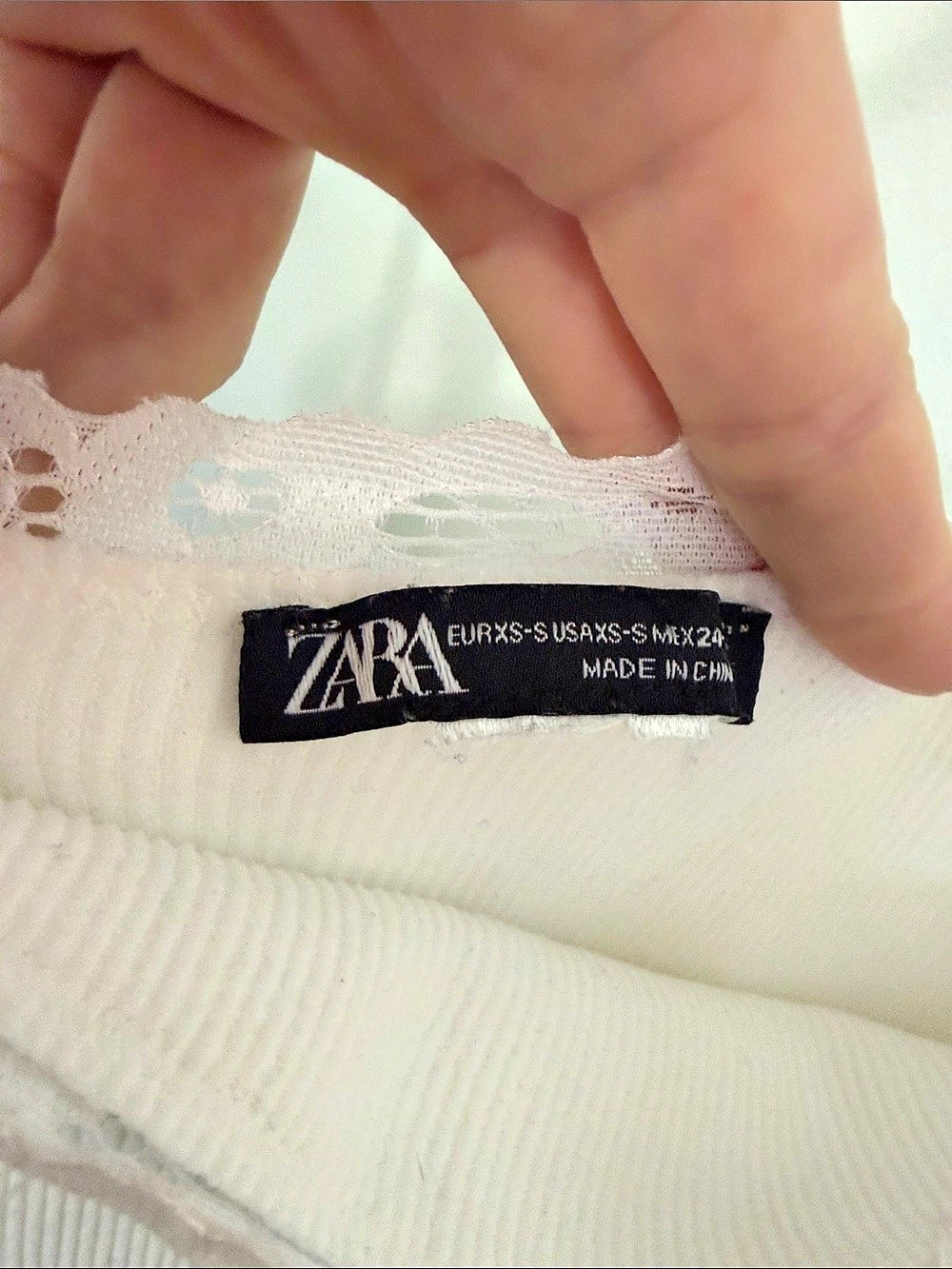 Zara Lace Trim Ribbed Bodysuit in White Like New - Picture 3 of 4